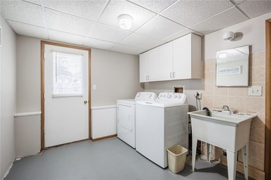 Welcome home to this beautifully maintained 3-bedroom - photo 30