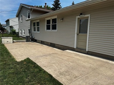 Welcome home to this beautifully maintained 3-bedroom - photo 35