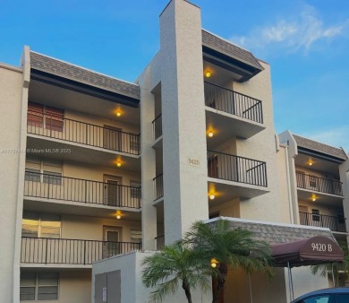 Lake Condo For Sale in Davie, Florida