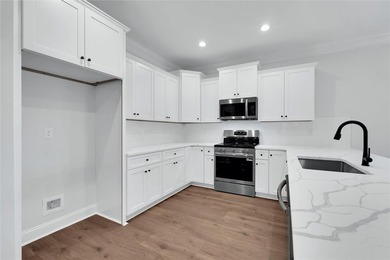 Welcome Home! This brand-new 4-bedroom, 3.5-bath home, expertly - photo 6