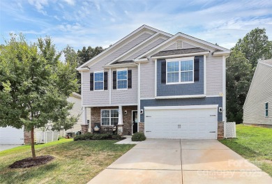 Lake Home ActiveUnderContr in Mooresville, North Carolina