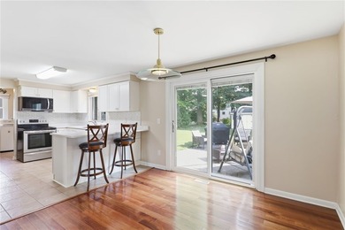Welcome to 51 Winfield Lane! The first thing you'll notice is - photo 7