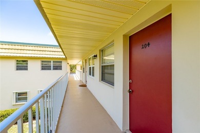 Simply Sensational! Much sought after 55+ Community in a - photo 4