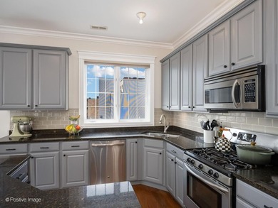 Perfectly situated in Chicago's vibrant Southport Corridor, this - photo 10