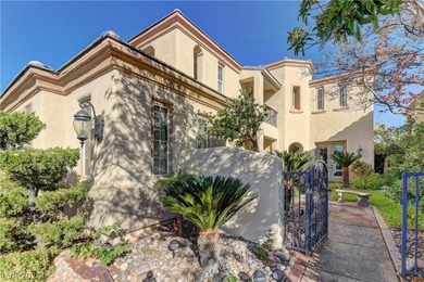 Discover unparalleled elegance in this magnificent Red Rock - photo 4