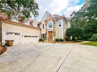 Lake Lanier Home For Sale in Flowery Branch Georgia