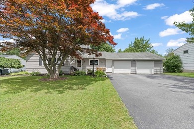 Welcome home to 4 bedroom, 1.5 bath home in Chili. Step inside - photo 2