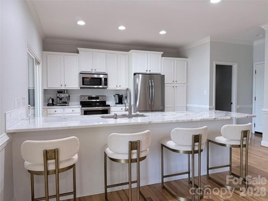 Gorgeous lake front home situated on 200 feet of shoreline - photo 15