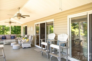Gorgeous lake front home situated on 200 feet of shoreline - photo 18