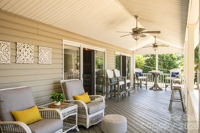 Gorgeous lake front home situated on 200 feet of shoreline - photo 19