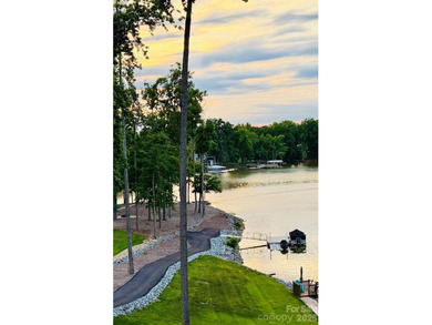 Gorgeous lake front home situated on 200 feet of shoreline - photo 23
