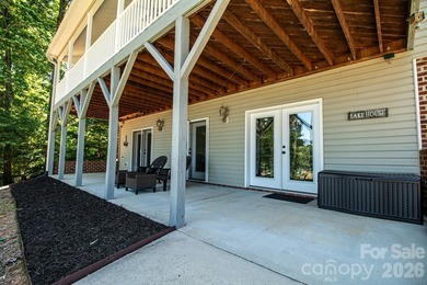 Gorgeous lake front home situated on 200 feet of shoreline - photo 37