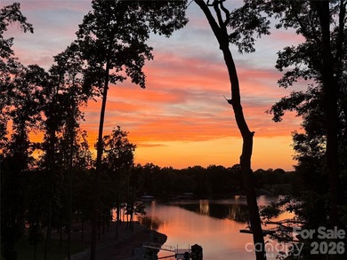 Gorgeous lake front home situated on 200 feet of shoreline - photo 41