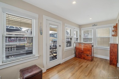 Ideally situated between the beach and bay in Long Beach's - photo 14