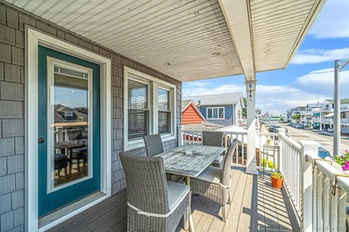 Ideally situated between the beach and bay in Long Beach's - photo 16