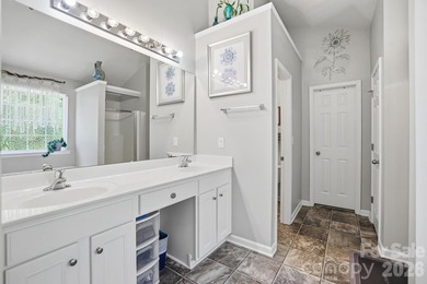 Welcome to this beautifully maintained, move-in ready home - photo 22