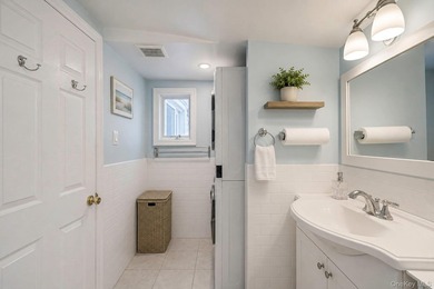 Ideally situated between the beach and bay in Long Beach's - photo 23