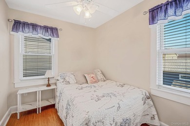 Ideally situated between the beach and bay in Long Beach's - photo 27