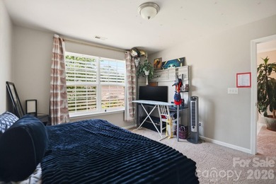 Welcome to this beautifully maintained, move-in ready home - photo 28