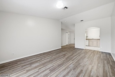 Excellent investment opportunity or owner-occupant option! This - photo 31