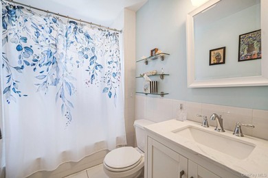 Ideally situated between the beach and bay in Long Beach's - photo 32
