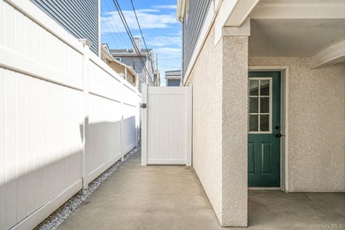 Ideally situated between the beach and bay in Long Beach's - photo 33