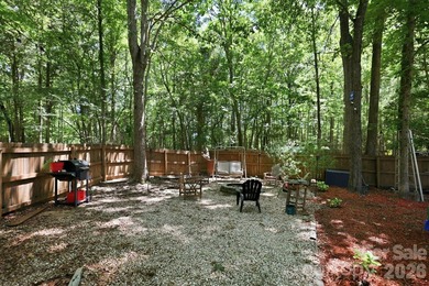 Welcome to this beautifully maintained, move-in ready home - photo 34