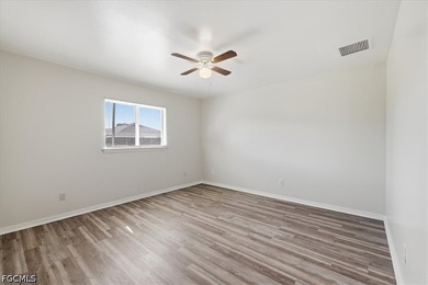 Excellent investment opportunity or owner-occupant option! This - photo 34