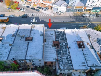 Welcome to this well-positioned mixed-use investment property in - photo 5