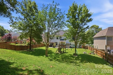 Welcome to this beautifully maintained, move-in ready home - photo 37