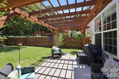 Welcome to this beautifully maintained, move-in ready home - photo 40