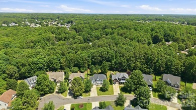 Welcome to this beautifully maintained, move-in ready home - photo 41
