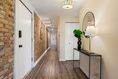 Spacious and bright 3 bed, 2 bath condo in a boutique six-unit - photo 2