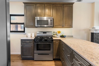 Spacious and bright 3 bed, 2 bath condo in a boutique six-unit - photo 10