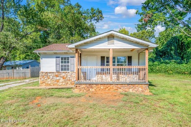 Fort Loudoun Lake Home Sale Pending in Knoxville Tennessee