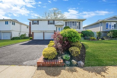 Welcome to this charming Hi Ranch in the heart of South Bellmore - photo 1