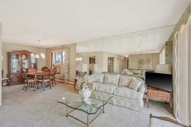 Welcome to this charming Hi Ranch in the heart of South Bellmore - photo 3