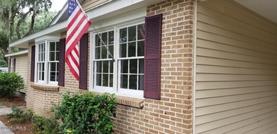 A well maintained single-family home conveniently located in - photo 2