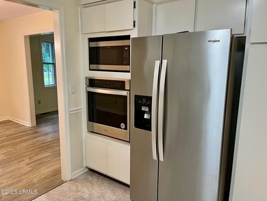 A well maintained single-family home conveniently located in - photo 7