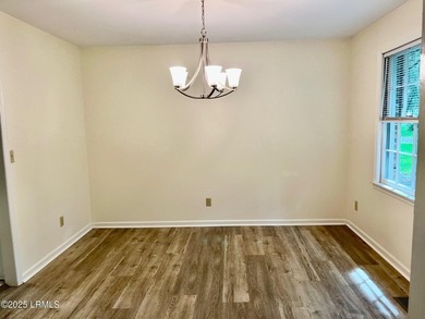 A well maintained single-family home conveniently located in - photo 9