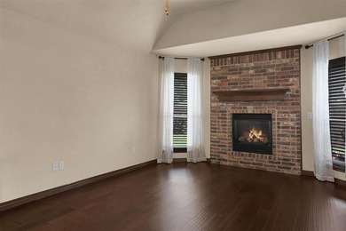 Georgeous home with lots of upgrades.4 bedrooms,3 1/2 Baths