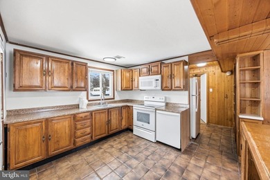 A charming move in ready 4 bedroom duplex, ready for you to call - photo 17
