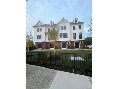 Welcome Home to Sunset Villas at Andrews Lane Sleepy Hollow, NY - photo 2
