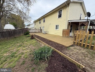 A charming move in ready 4 bedroom duplex, ready for you to call - photo 35