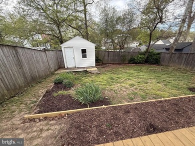A charming move in ready 4 bedroom duplex, ready for you to call - photo 38