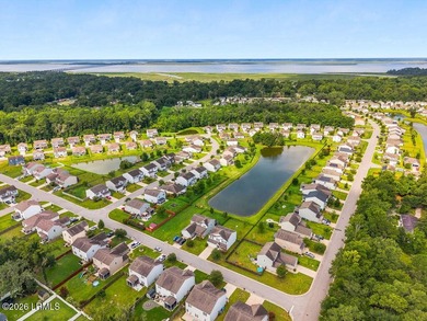 Welcome to this spacious 3-bedroom, 2.5-bath home with a 2-car - photo 7