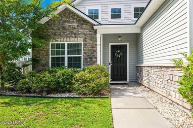 Welcome to this spacious 3-bedroom, 2.5-bath home with a 2-car - photo 8