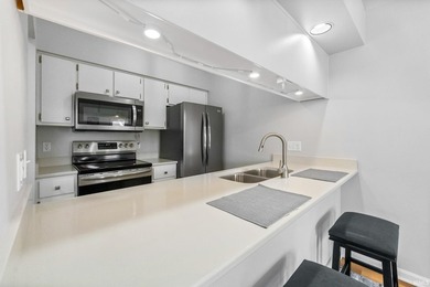 Syracuse Lakefront, Embrace the serene beauty of lake living in - photo 12