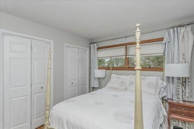 Welcome to this beautifully maintained 3 bedroom ranch nestled - photo 11