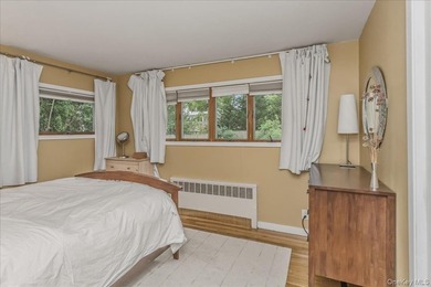 Welcome to this beautifully maintained 3 bedroom ranch nestled - photo 12